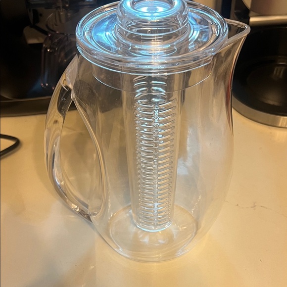 Clear plastic Infuser Pitcher - Picture 1 of 3